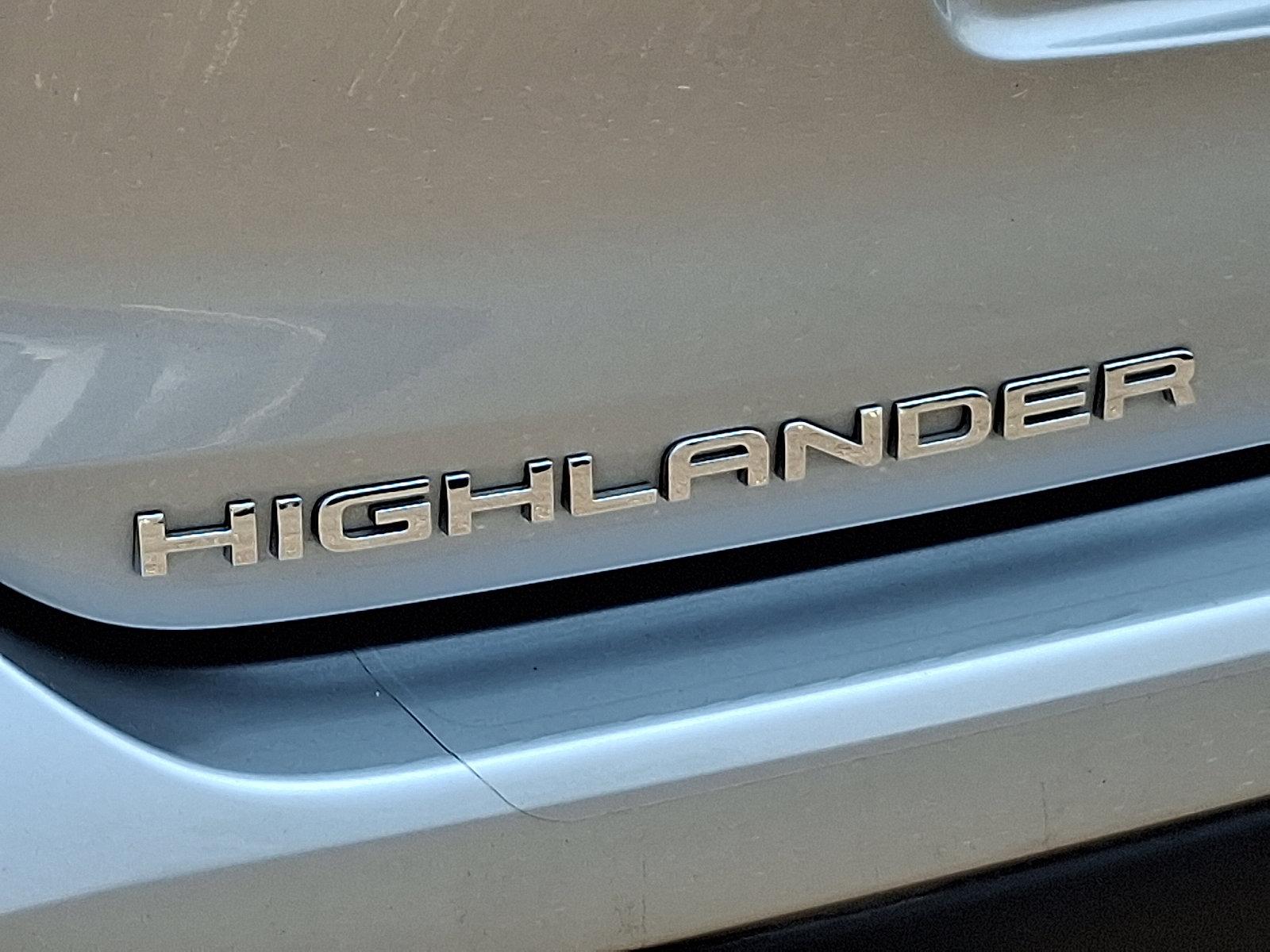 2023 Toyota Highlander Vehicle Photo in Trevose, PA 19053