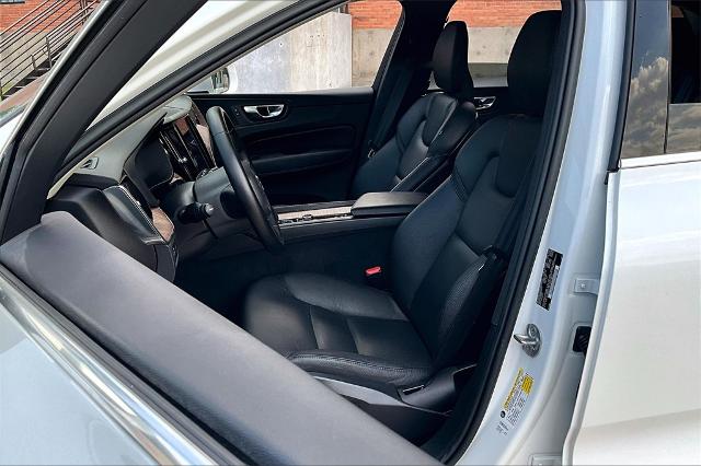 2022 Volvo XC60 Vehicle Photo in Houston, TX 77007