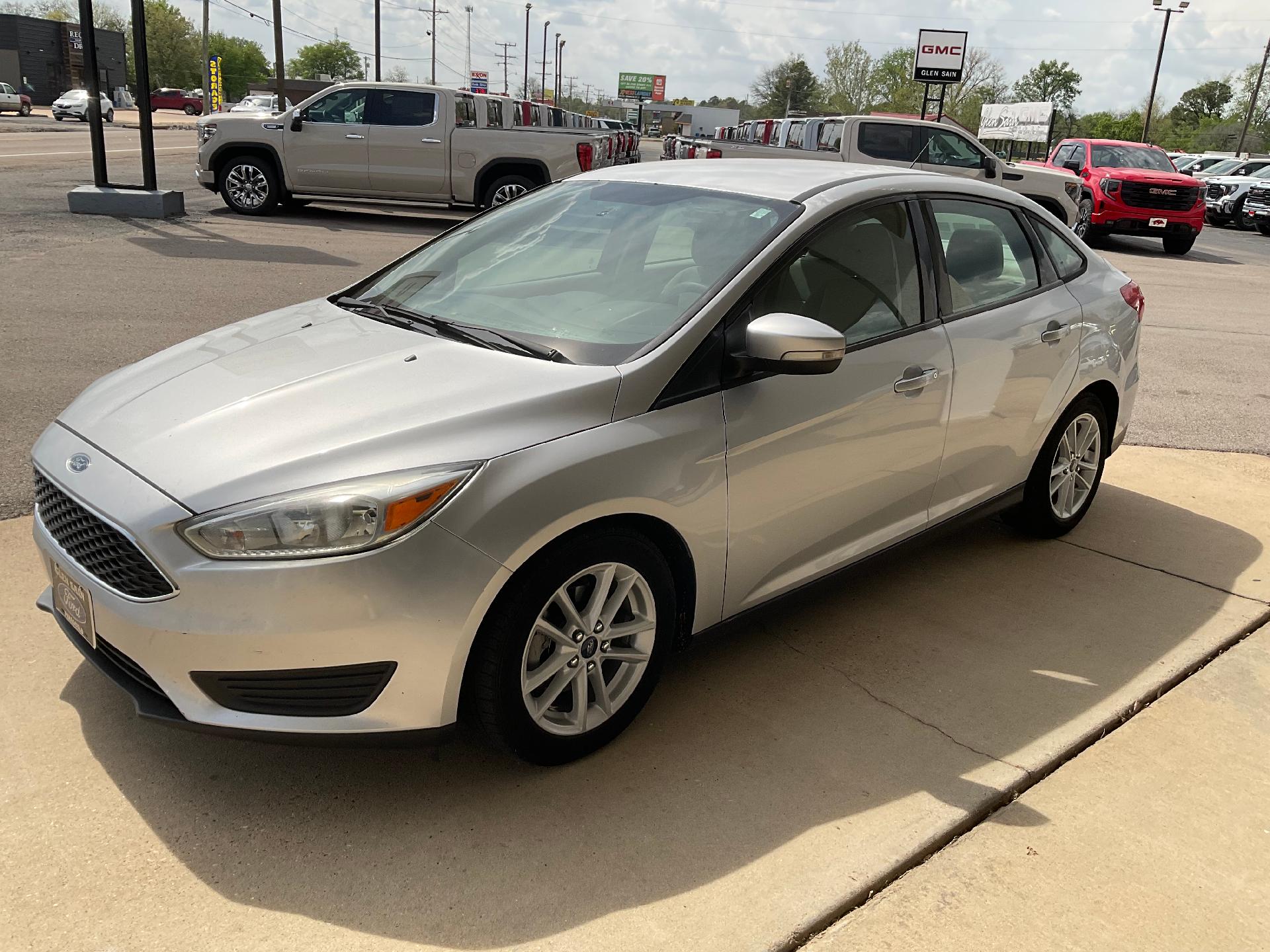 2016 Ford Focus SE Sedan Front-Wheel Drive