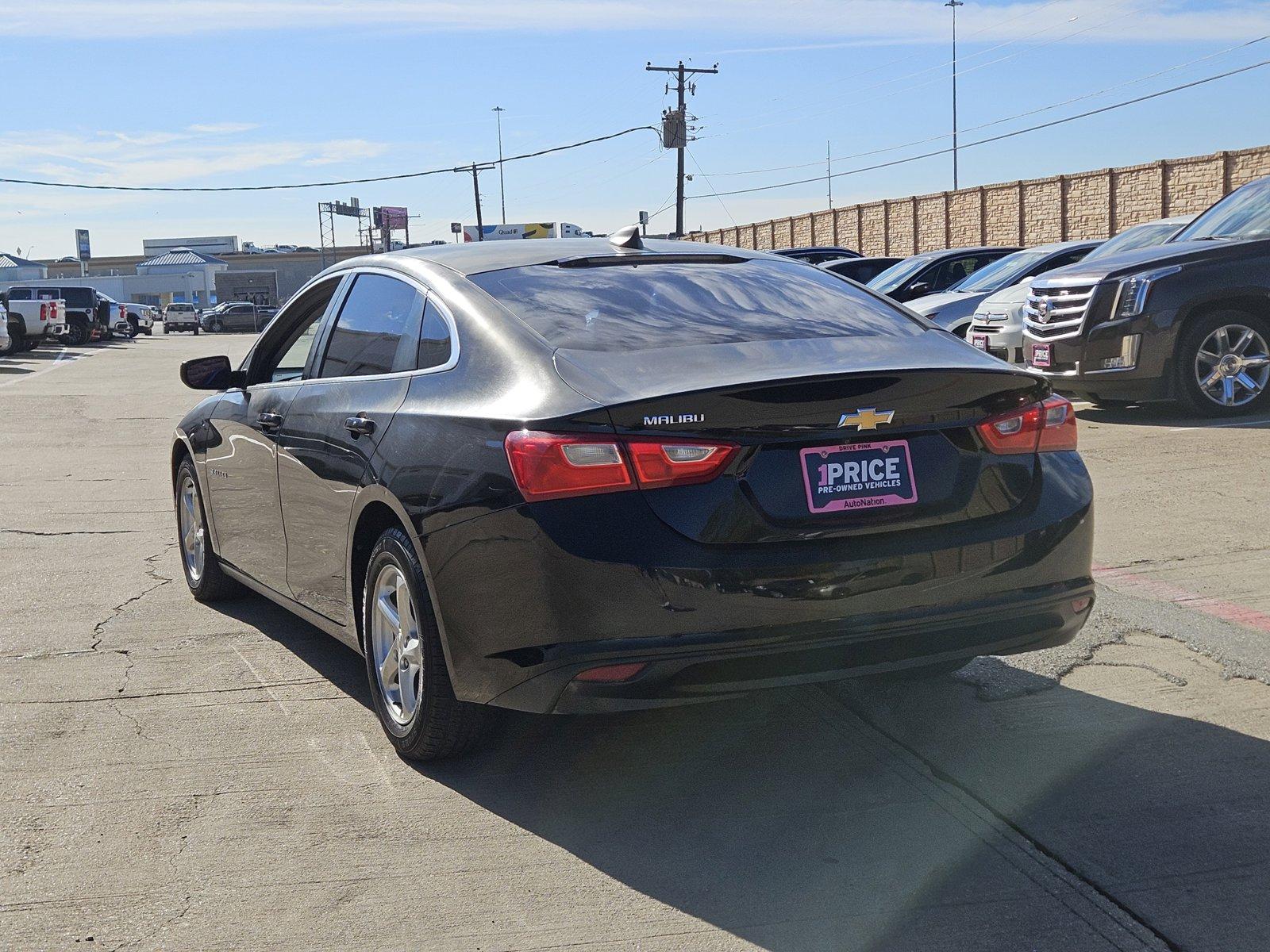 2017 Chevrolet Malibu Vehicle Photo in NORTH RICHLAND HILLS, TX 76180-7199