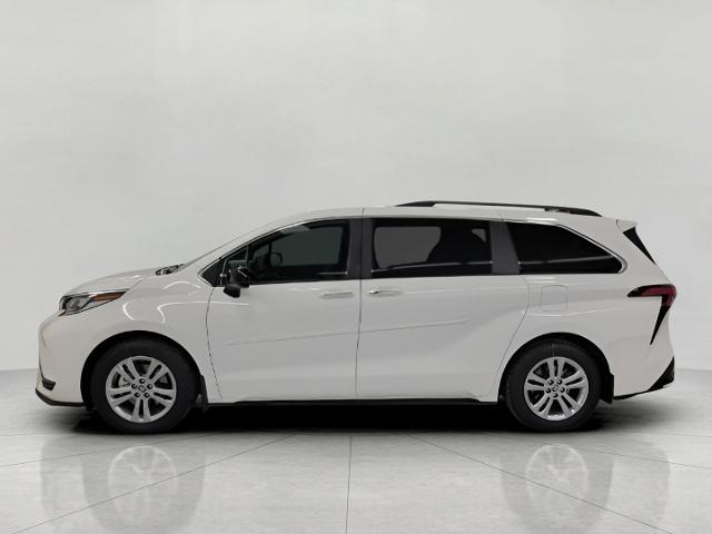 2023 Toyota Sienna Vehicle Photo in Oshkosh, WI 54904