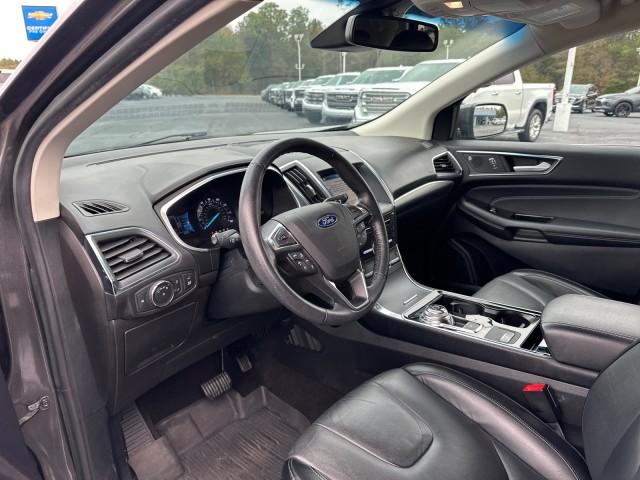 2019 Ford Edge Titanium photo 19