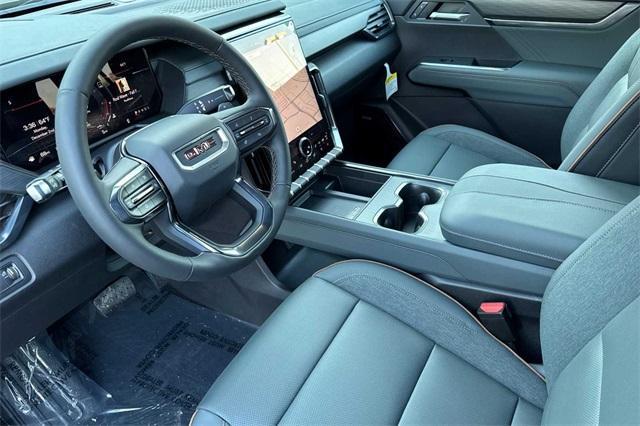 2025 GMC Acadia Vehicle Photo in ELK GROVE, CA 95757-8703