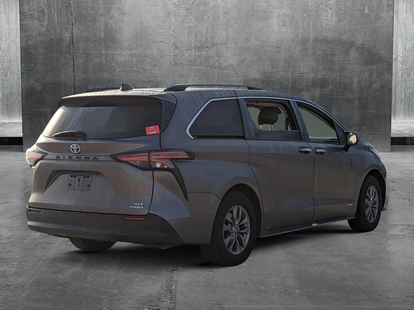 2021 Toyota Sienna Vehicle Photo in Davie, FL 33331