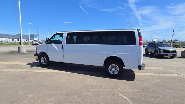 2020 Chevrolet Express Passenger 3500 Vehicle Photo in CROSBY, TX 77532-9157