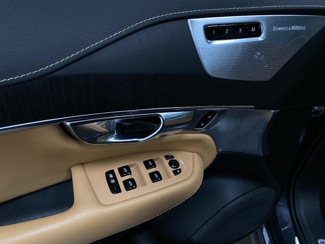 2022 Volvo XC90 Vehicle Photo in Appleton, WI 54913