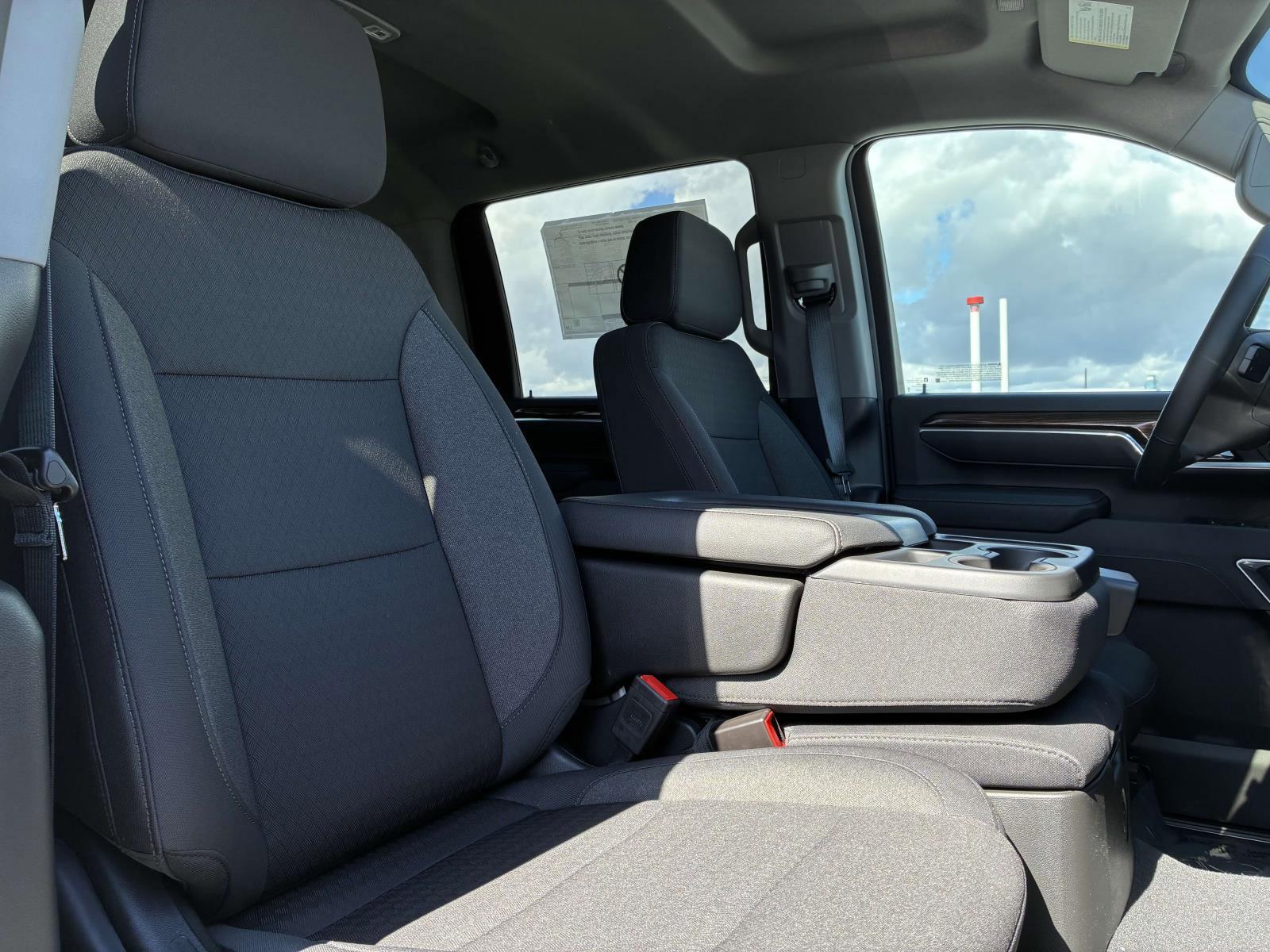 2025 Chevrolet Silverado 2500 HD Vehicle Photo in LOS ANGELES, CA 90007-3794