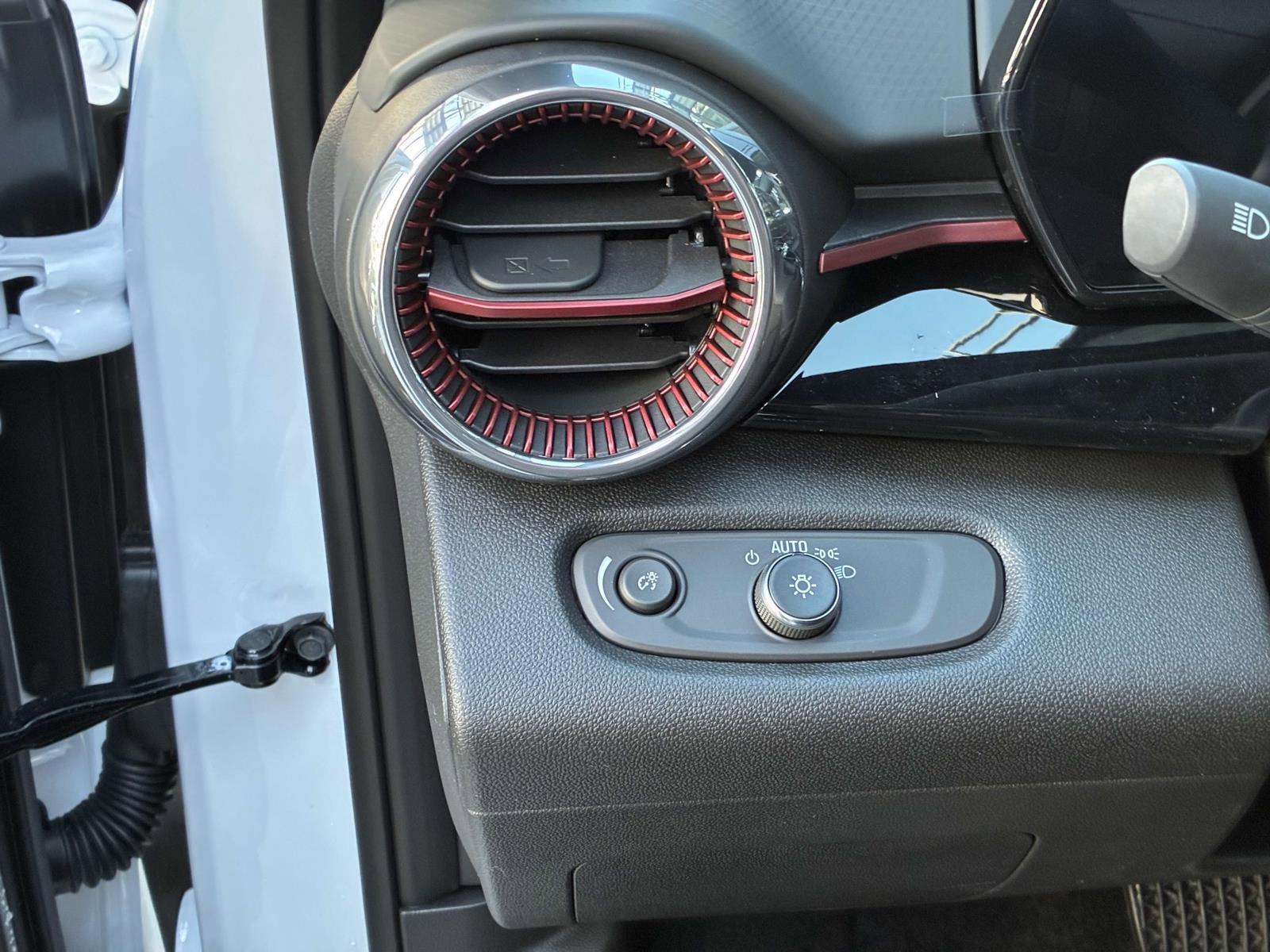 2025 Chevrolet Trax Vehicle Photo in LOS ANGELES, CA 90007-3794
