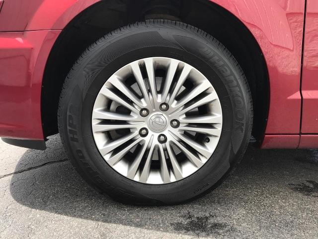 2015 Chrysler Town & Country Vehicle Photo in GREEN BAY, WI 54303-3330