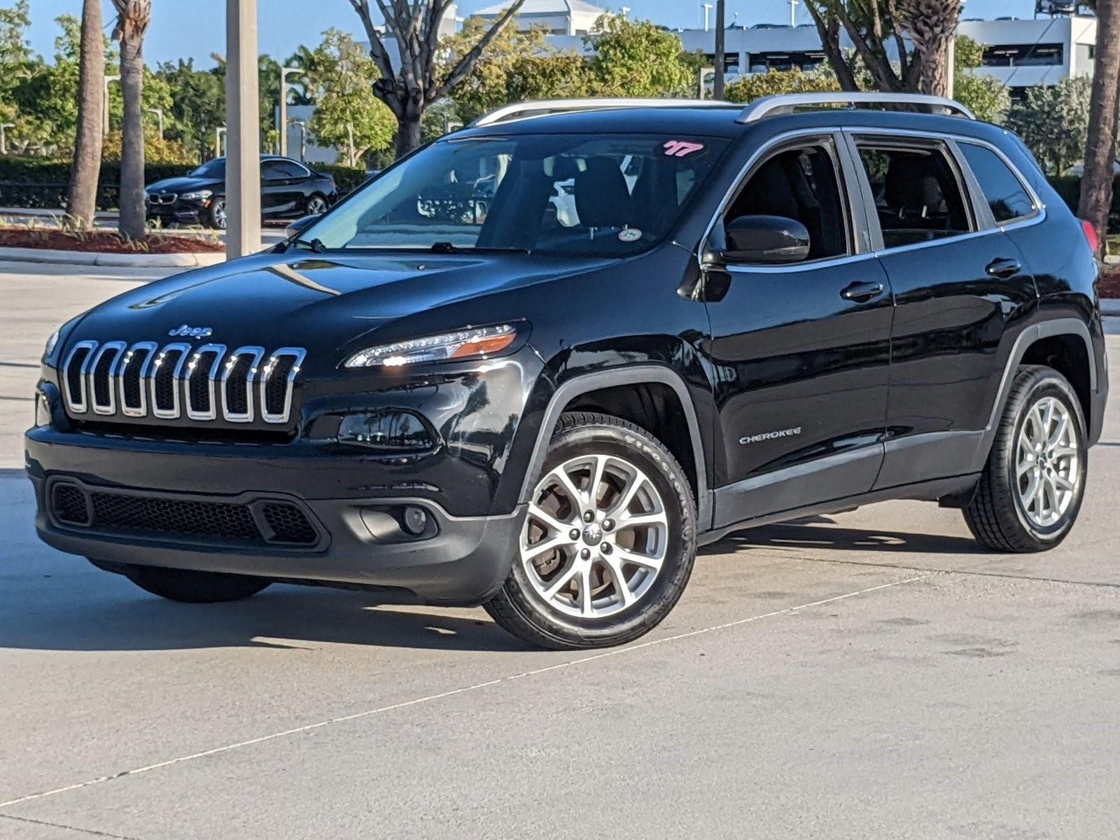 2017 Jeep Cherokee Vehicle Photo in Davie, FL 33331