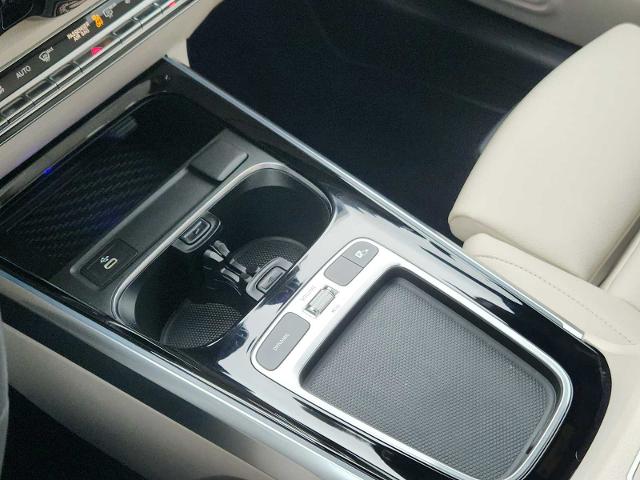 2025 Mercedes-Benz GLB Vehicle Photo in HOUSTON, TX 77079
