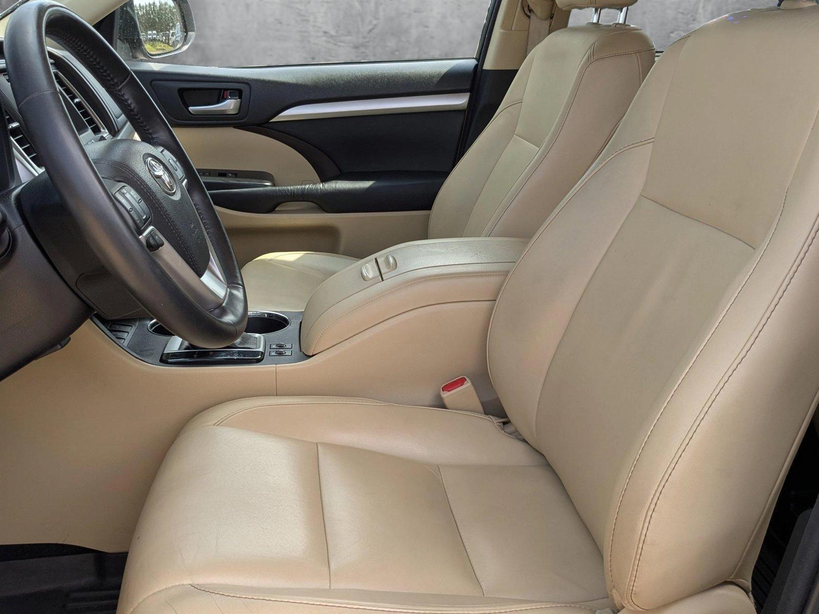 2015 Toyota Highlander Vehicle Photo in St. Petersburg, FL 33713