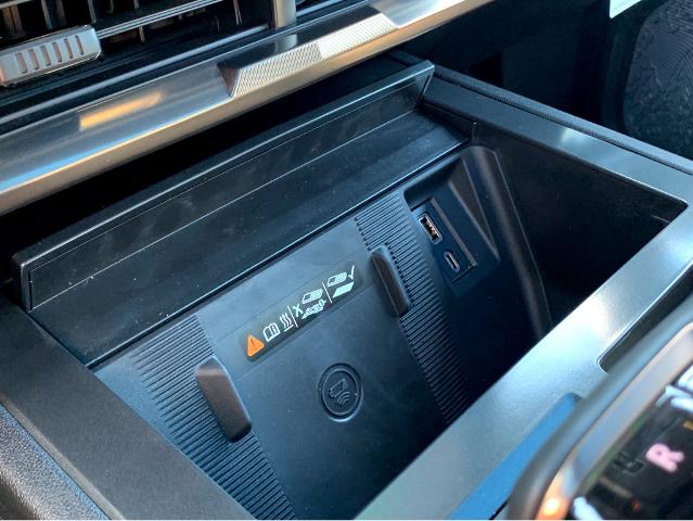 2025 GMC HUMMER EV Pickup Vehicle Photo in BEAUFORT, SC 29906-4218