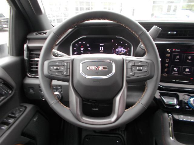 2025 GMC Sierra 2500 HD Vehicle Photo in LOWELL, MA 01852-4336