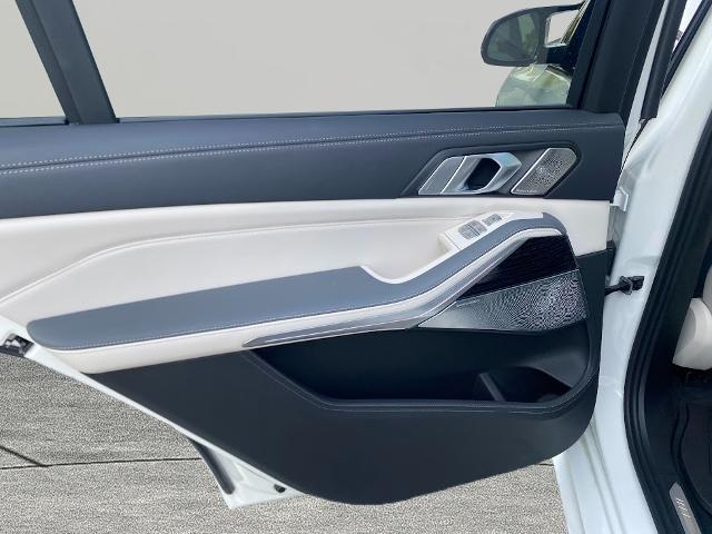 2024 BMW X7 Vehicle Photo in APPLETON, WI 54914-8833