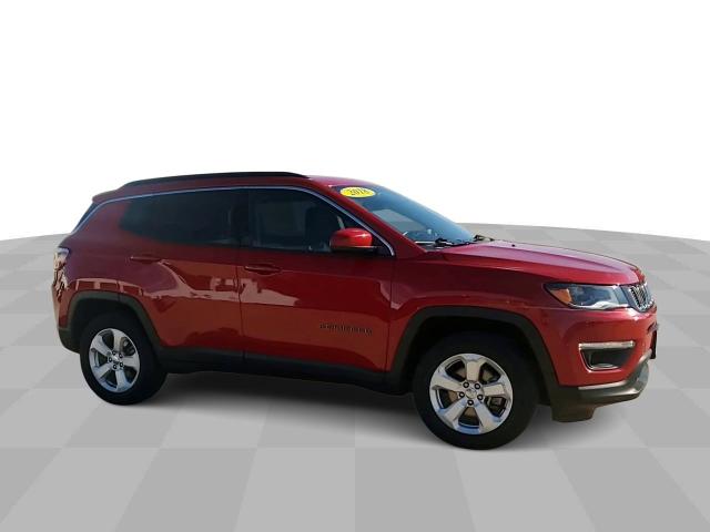 Used 2018 Jeep Compass Latitude with VIN 3C4NJDBB6JT359656 for sale in Quincy, IL