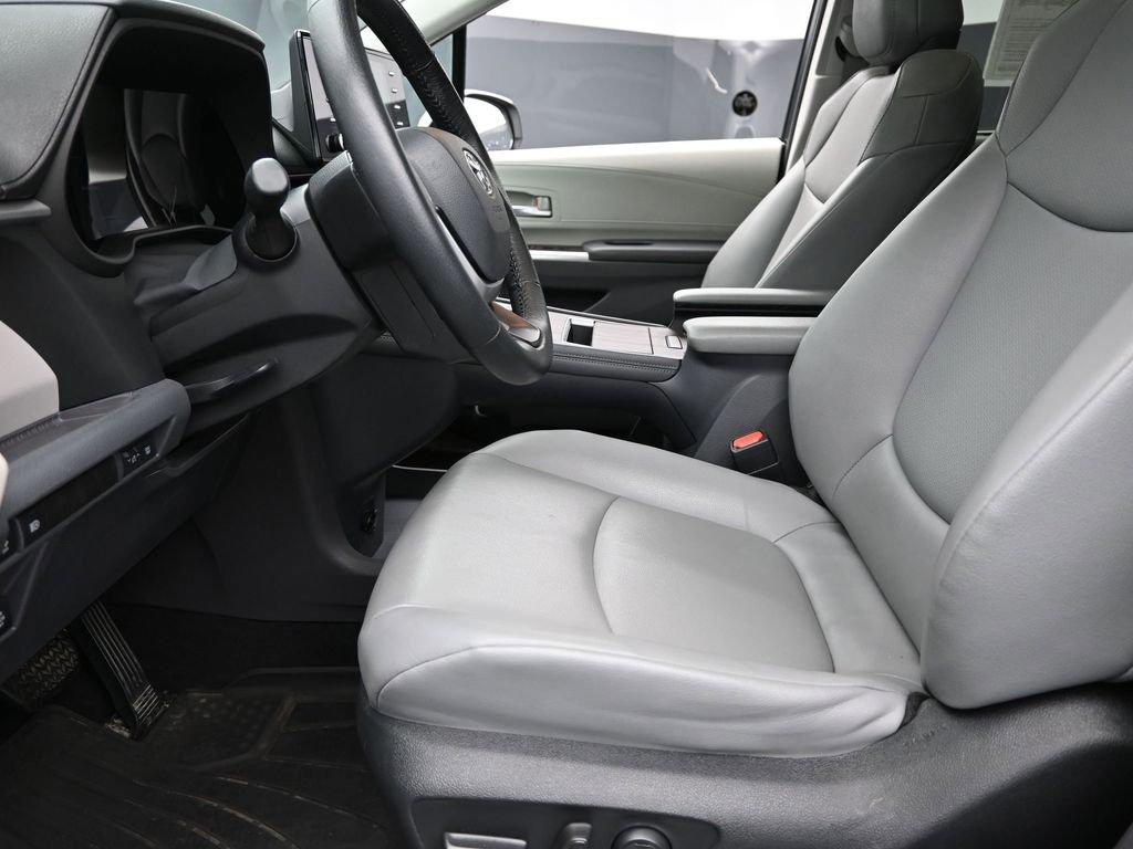 2022 Toyota Sienna Vehicle Photo in Cedar Rapids, IA 52402