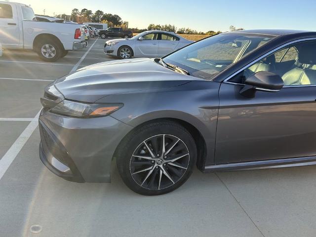 Used 2022 Toyota Camry SE with VIN 4T1G11AK6NU715944 for sale in Texarkana, TX