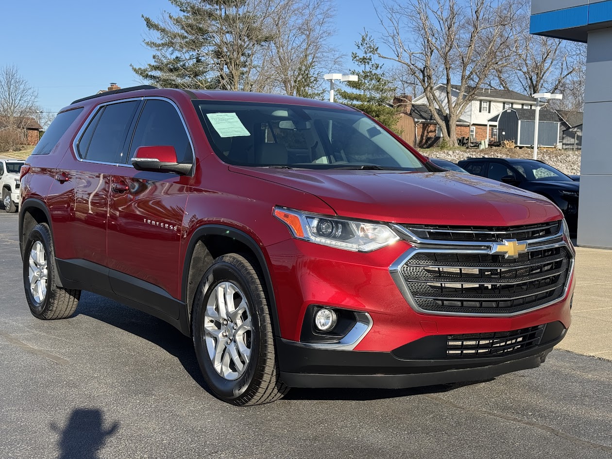 2021 Chevrolet Traverse Vehicle Photo in BOONVILLE, IN 47601-9633