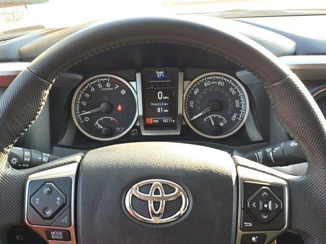 2022 Toyota Tacoma 4WD Vehicle Photo in Pleasant Hills, PA 15236
