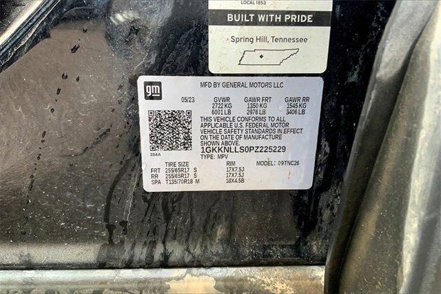 2023 GMC Acadia Vehicle Photo in TOPEKA, KS 66609-0000