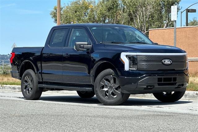 2025 Ford F-150 Lightning Flash's photo