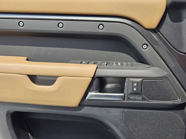 2025 Defender Vehicle Photo in AUSTIN, TX 78717