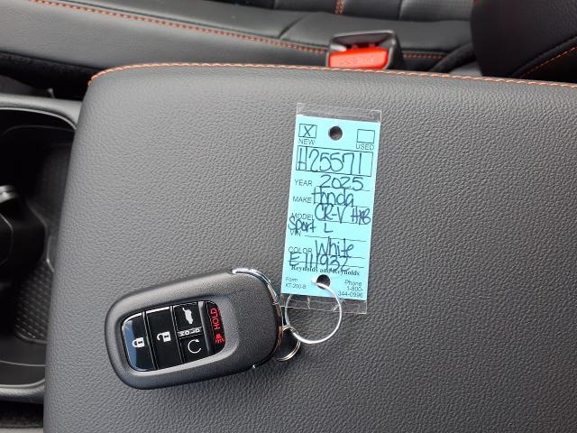 2025 Honda CR-V Hybrid Vehicle Photo in Oshkosh, WI 54904