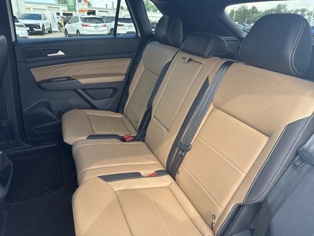 2021 Volkswagen Atlas Cross Sport Vehicle Photo in ENGLEWOOD, CO 80113-6708