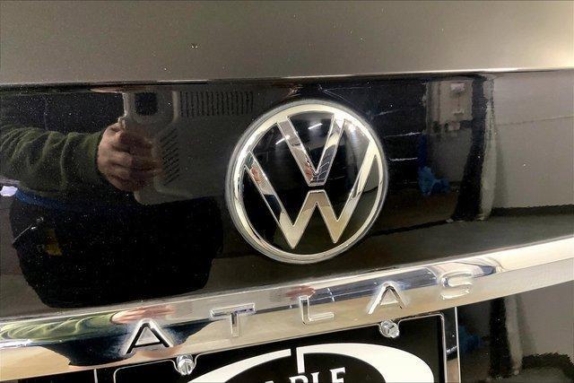 2023 Volkswagen Atlas Vehicle Photo in KANSAS CITY, MO 64114-4502