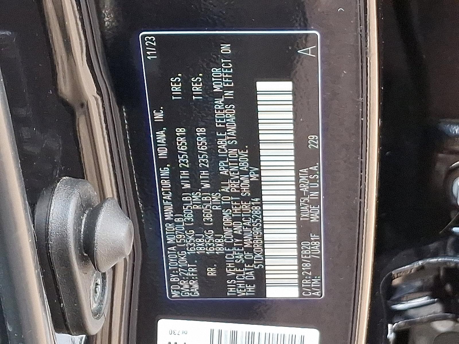 2024 Toyota Highlander Vehicle Photo in Trevose, PA 19053