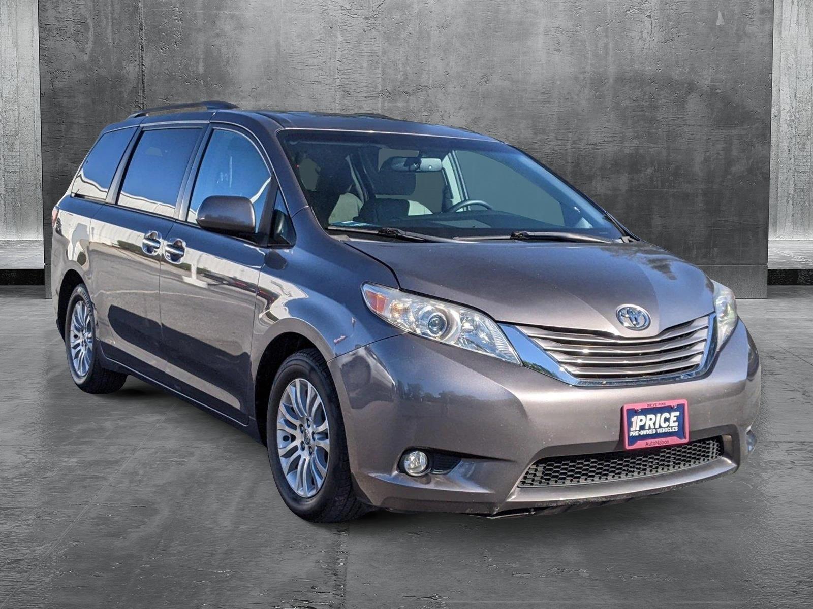 2016 Toyota Sienna Vehicle Photo in TIMONIUM, MD 21093-2300