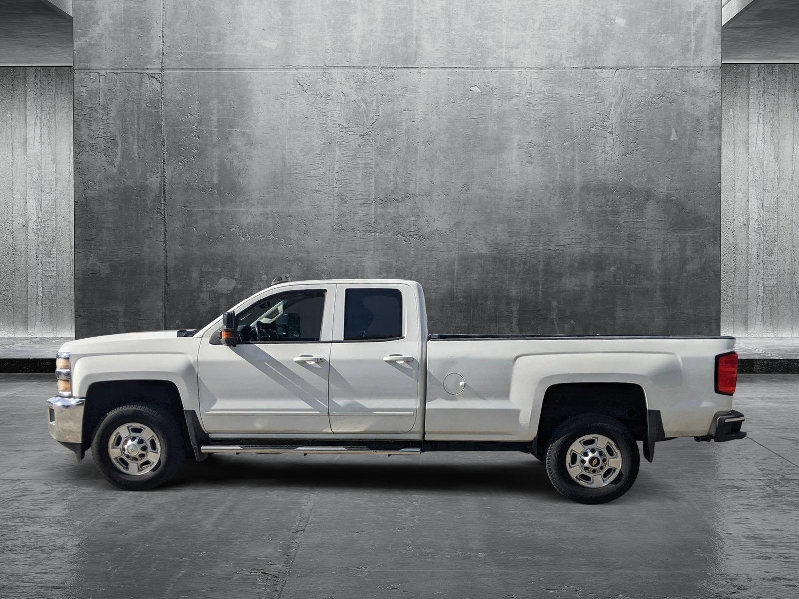 2015 Chevrolet Silverado 2500HD Built After Aug 14 Vehicle Photo in PEMBROKE PINES, FL 33024-6534