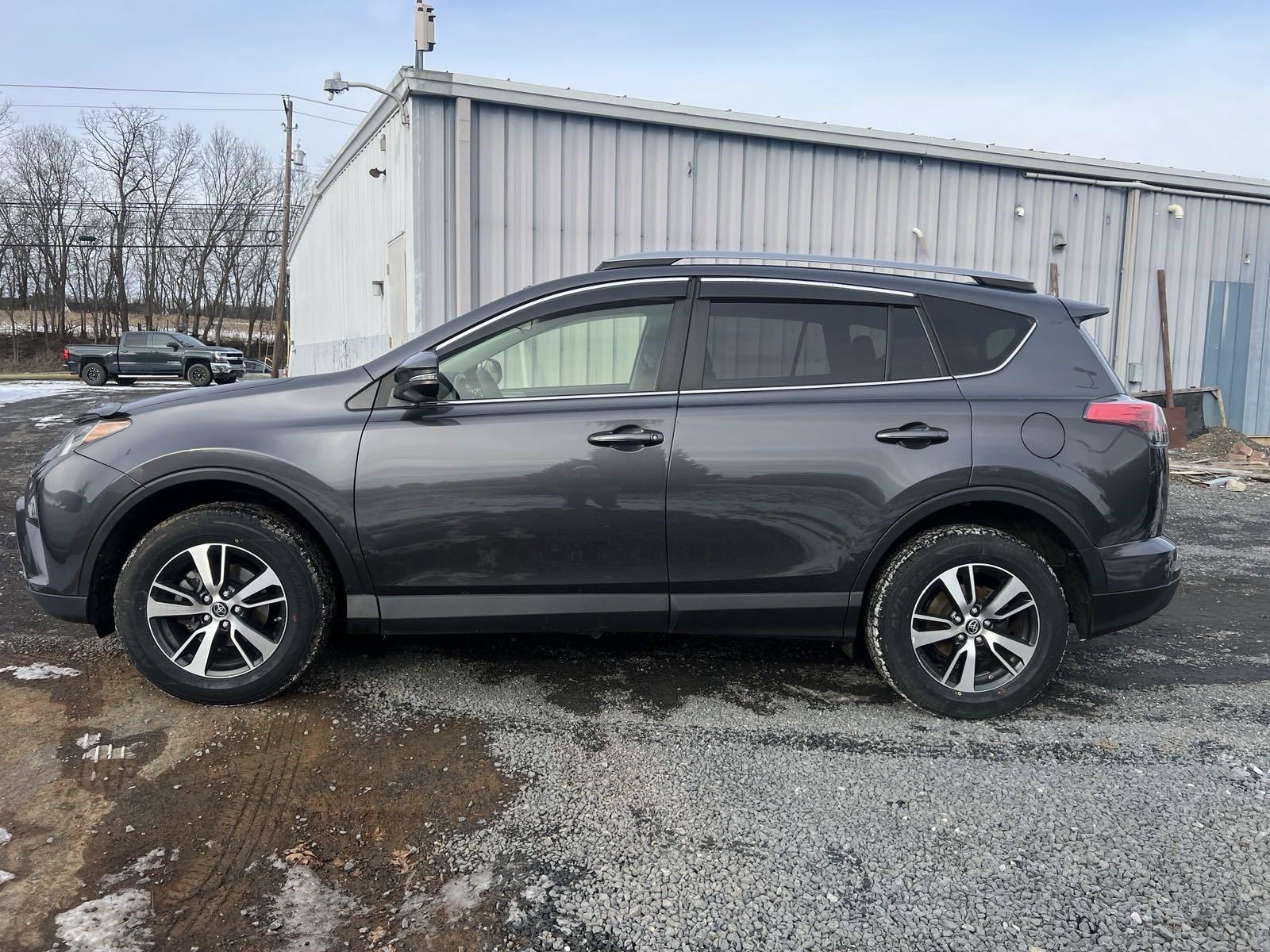 2017 Toyota RAV4 Vehicle Photo in Mechanicsburg, PA 17050-1707