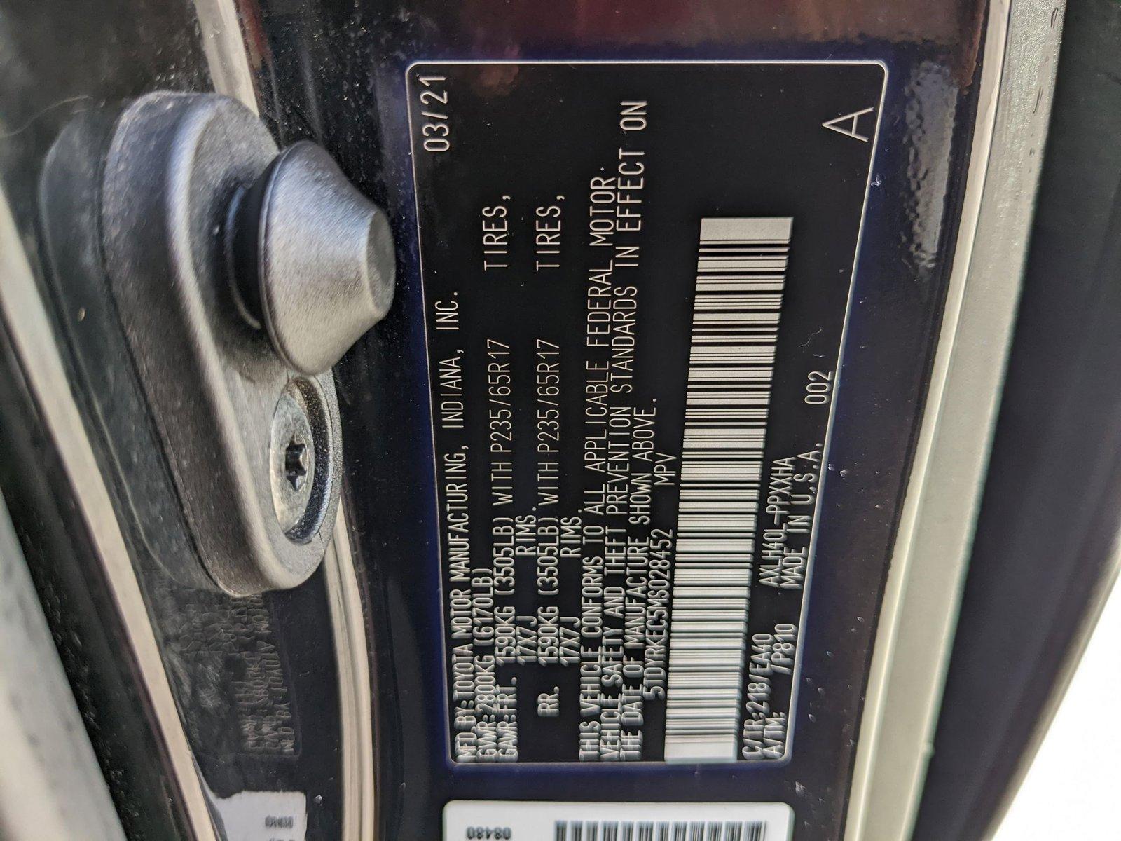 2021 Toyota Sienna Vehicle Photo in Davie, FL 33331