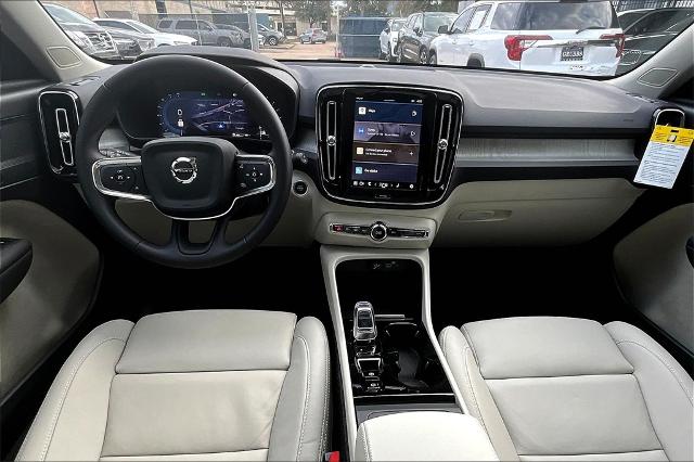 2025 Volvo XC40 Vehicle Photo in Houston, TX 77007