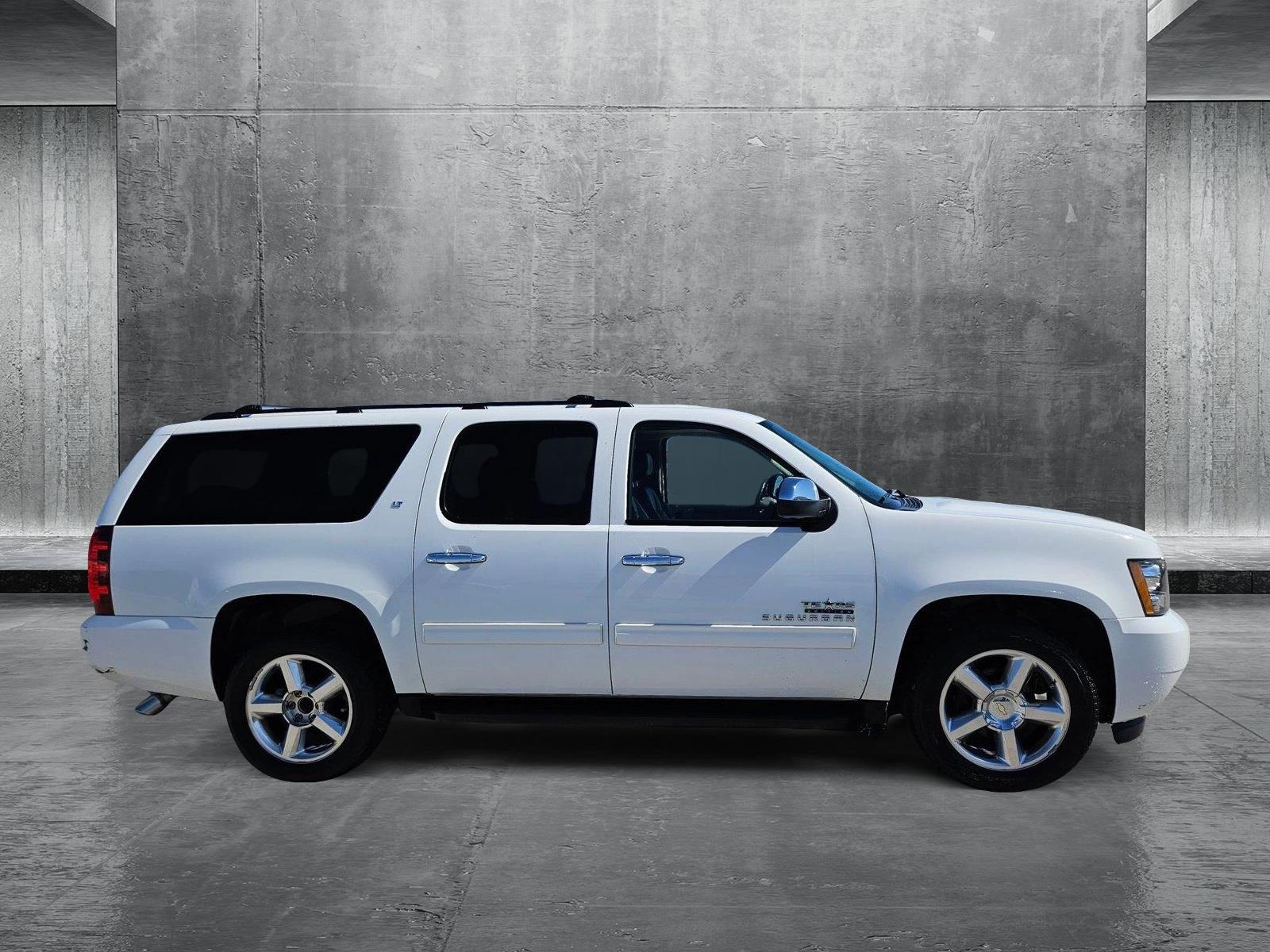 2014 Chevrolet Suburban Vehicle Photo in NORTH RICHLAND HILLS, TX 76180-7199