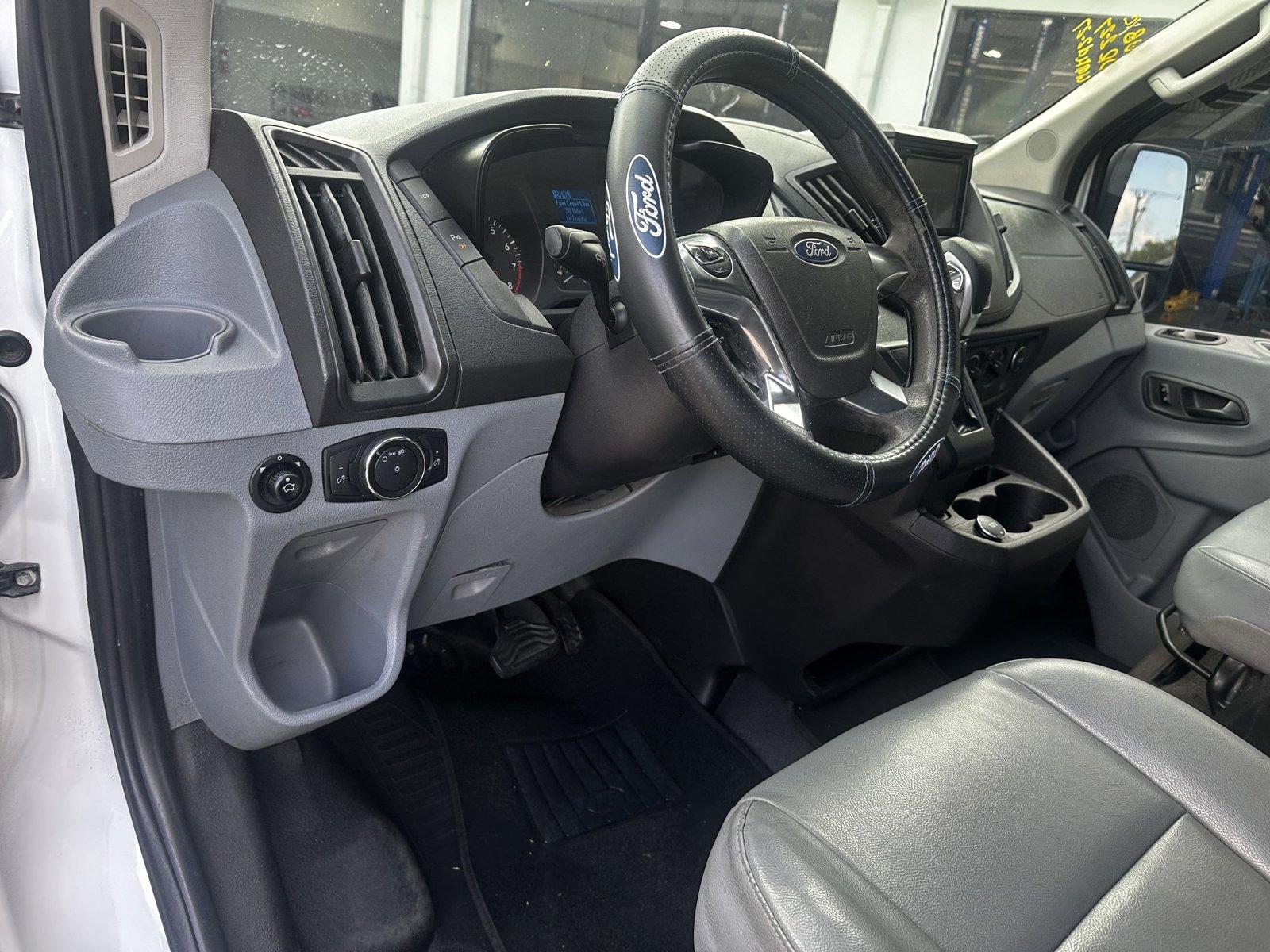 2017 Ford Transit Van Vehicle Photo in Hollywood, FL 33021