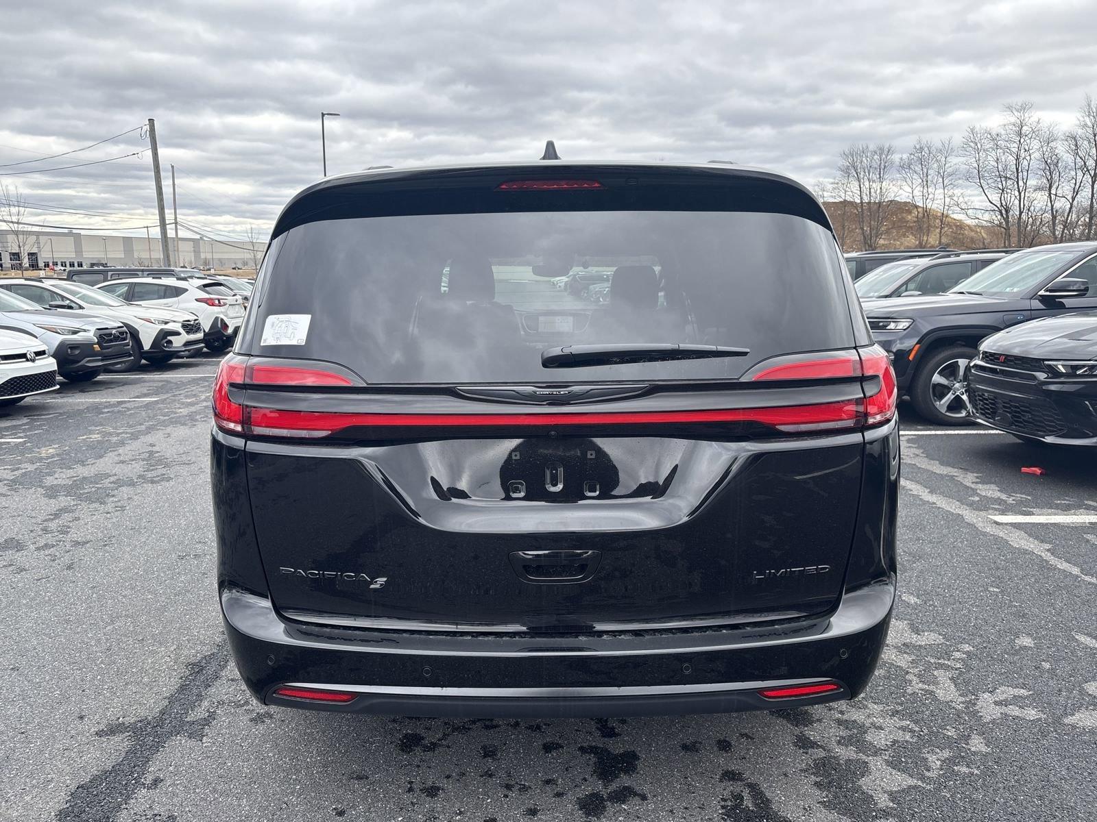 2025 Chrysler Pacifica Vehicle Photo in Mechanicsburg, PA 17050-1707