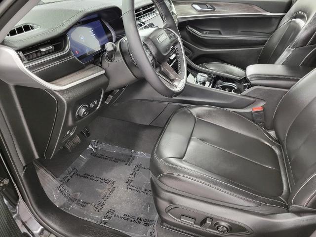 2023 Jeep Grand Cherokee L Vehicle Photo in Kaukauna, WI 54130