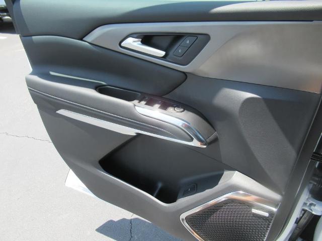 2025 Chevrolet Traverse Vehicle Photo in LEESBURG, FL 34788-4022