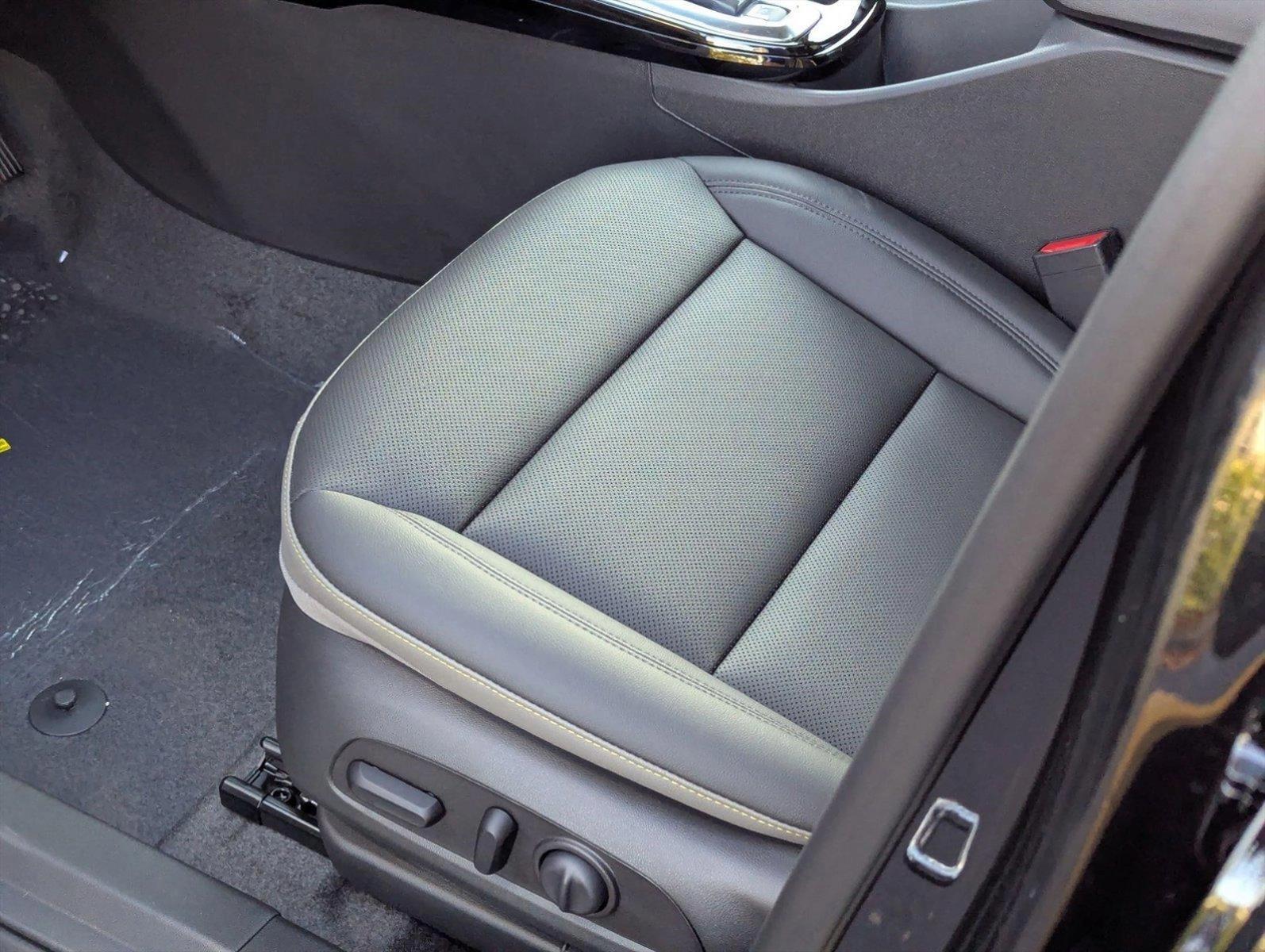 2025 Chevrolet Trax Vehicle Photo in GREENACRES, FL 33463-3207