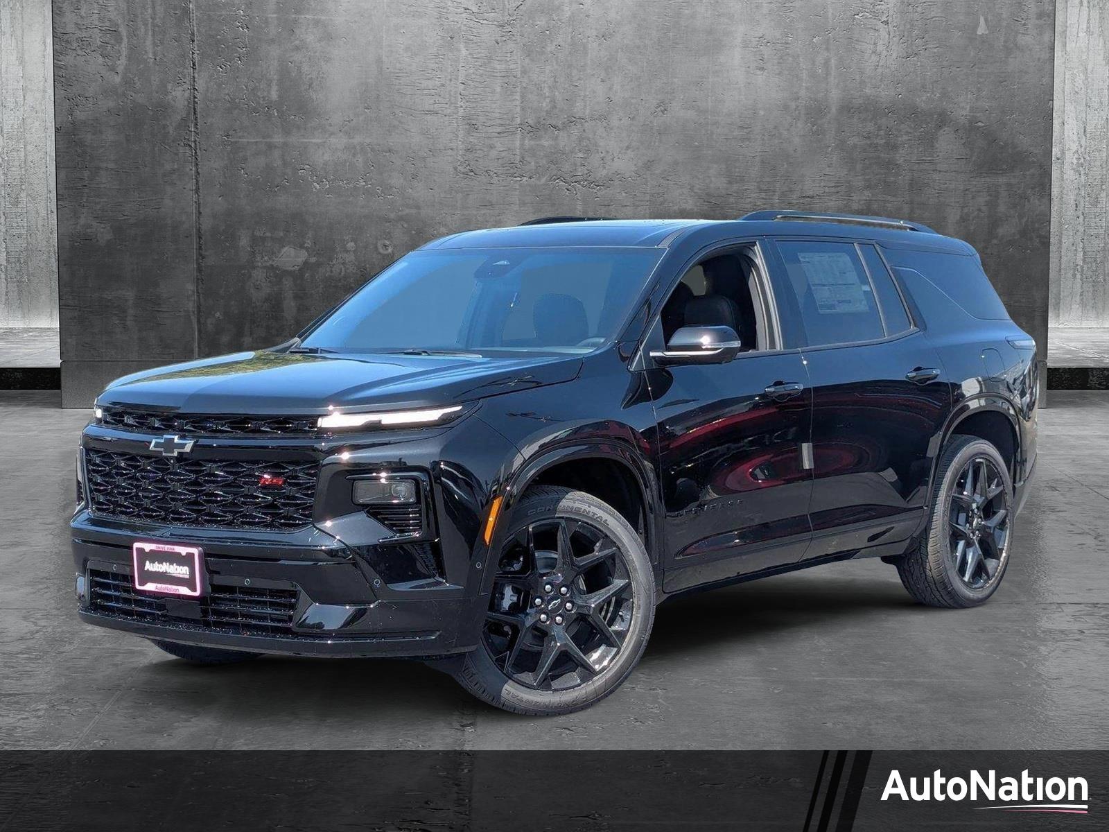 2025 Chevrolet Traverse Vehicle Photo in VALENCIA, CA 91355-1705