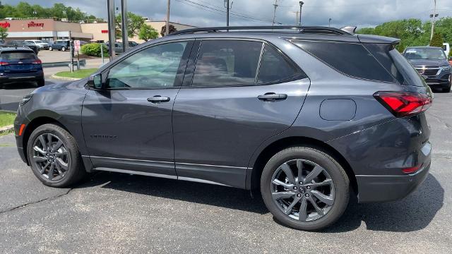 2022 Chevrolet Equinox Vehicle Photo in MOON TOWNSHIP, PA 15108-2571