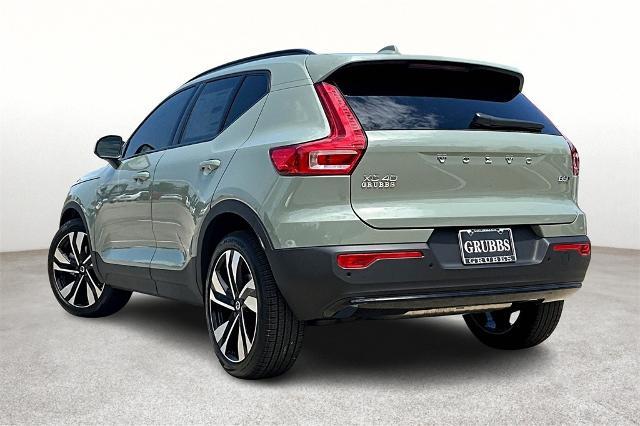 2025 Volvo XC40 Vehicle Photo in Houston, TX 77007
