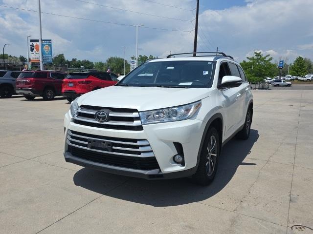 2019 Toyota Highlander Vehicle Photo in ENGLEWOOD, CO 80113-6708