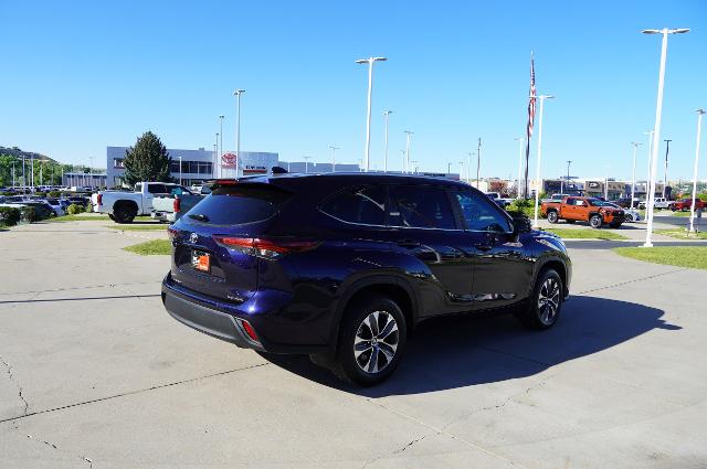 2025 Toyota Highlander Vehicle Photo in Riverdale, UT 84405