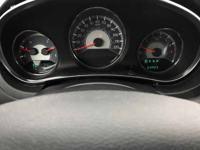 2011 Chrysler 200 Vehicle Photo in GREEN BAY, WI 54303-3330