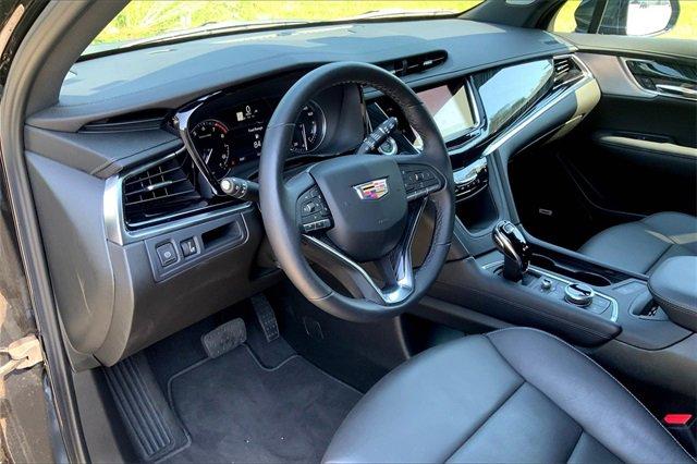 2025 Cadillac XT6 Vehicle Photo in KANSAS CITY, MO 64114-4545