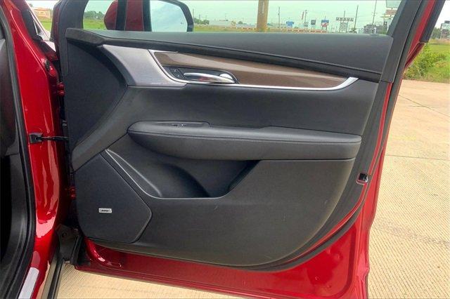 2024 Cadillac XT6 Vehicle Photo in TOPEKA, KS 66609-0000